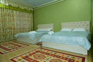 Отели типа «постель и завтрак» Astoria B&B Ош Номер с кроватью размера «queen-size» и общей ванной комнатой-7